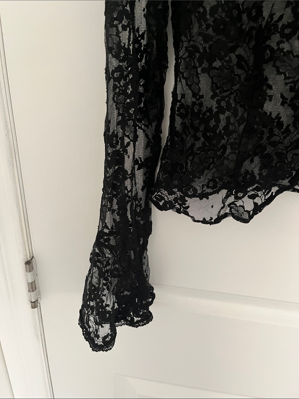 Sheer Black Lace Long-Sleeve Women's Top - Picture 4 of 8